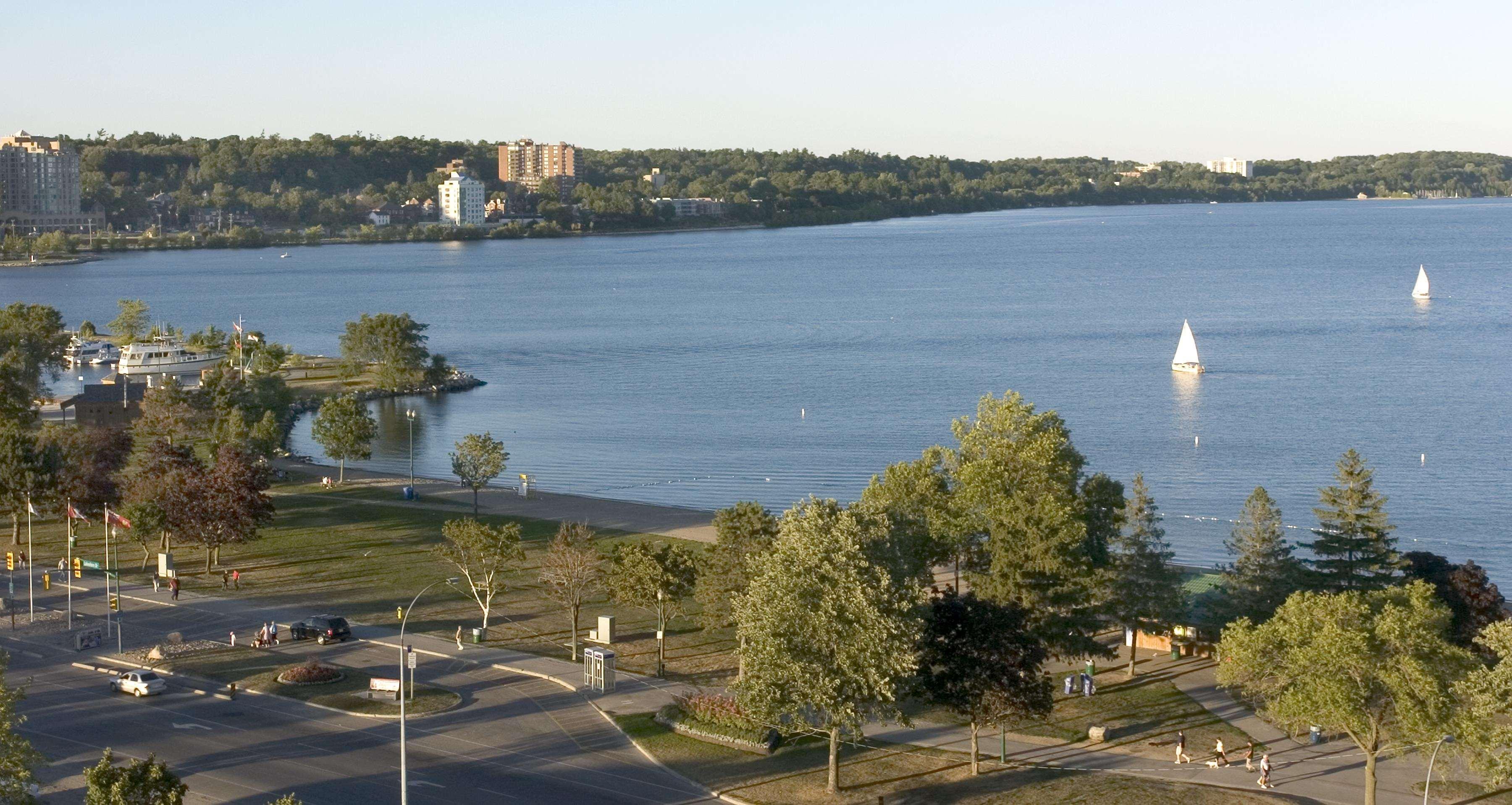 Hampton Inn & Suites By Hilton Barrie Exterior foto